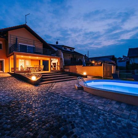 Villa Aljmaš 외부 사진