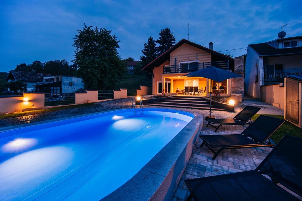 Villa Aljmaš 외부 사진