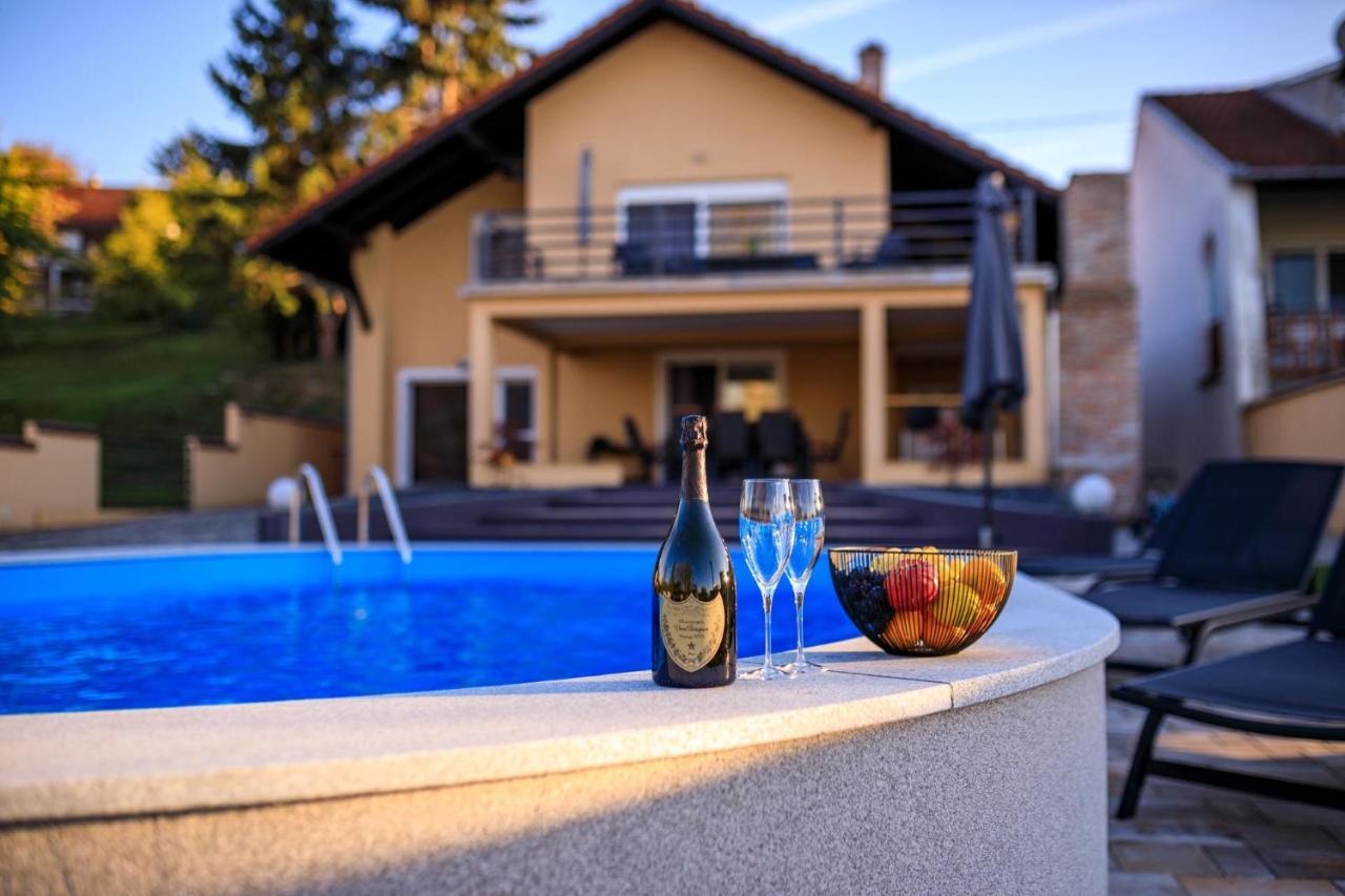 Villa Aljmaš 외부 사진