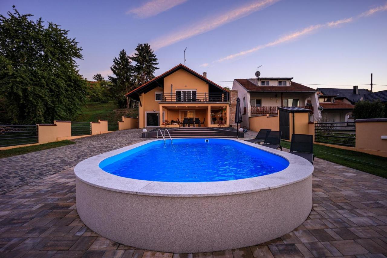 Villa Aljmaš 외부 사진